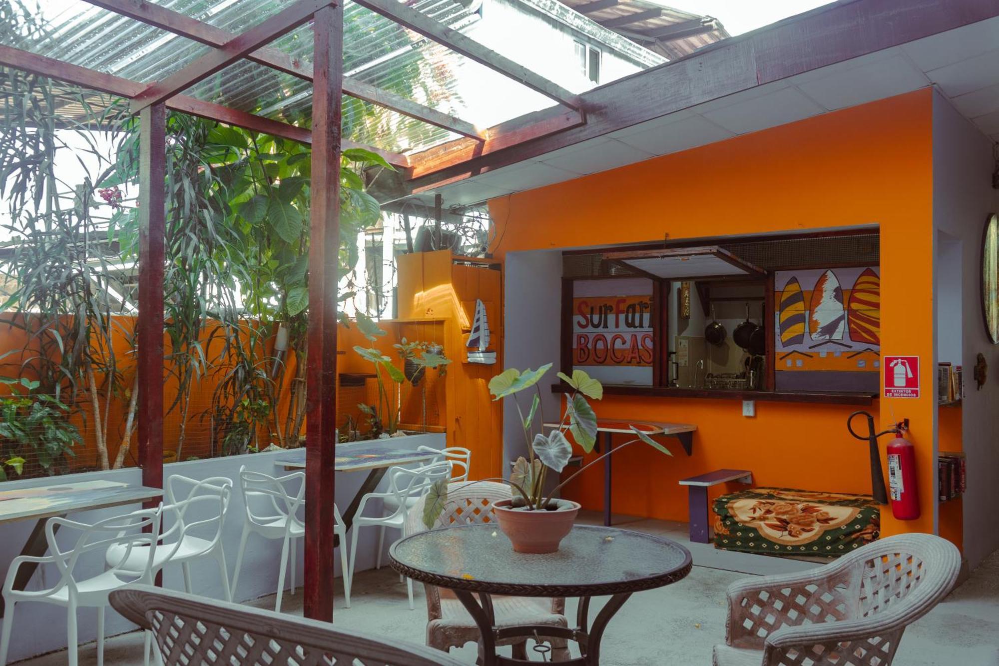 Surfari Bocas Hostel Bocas del Toro Exterior photo