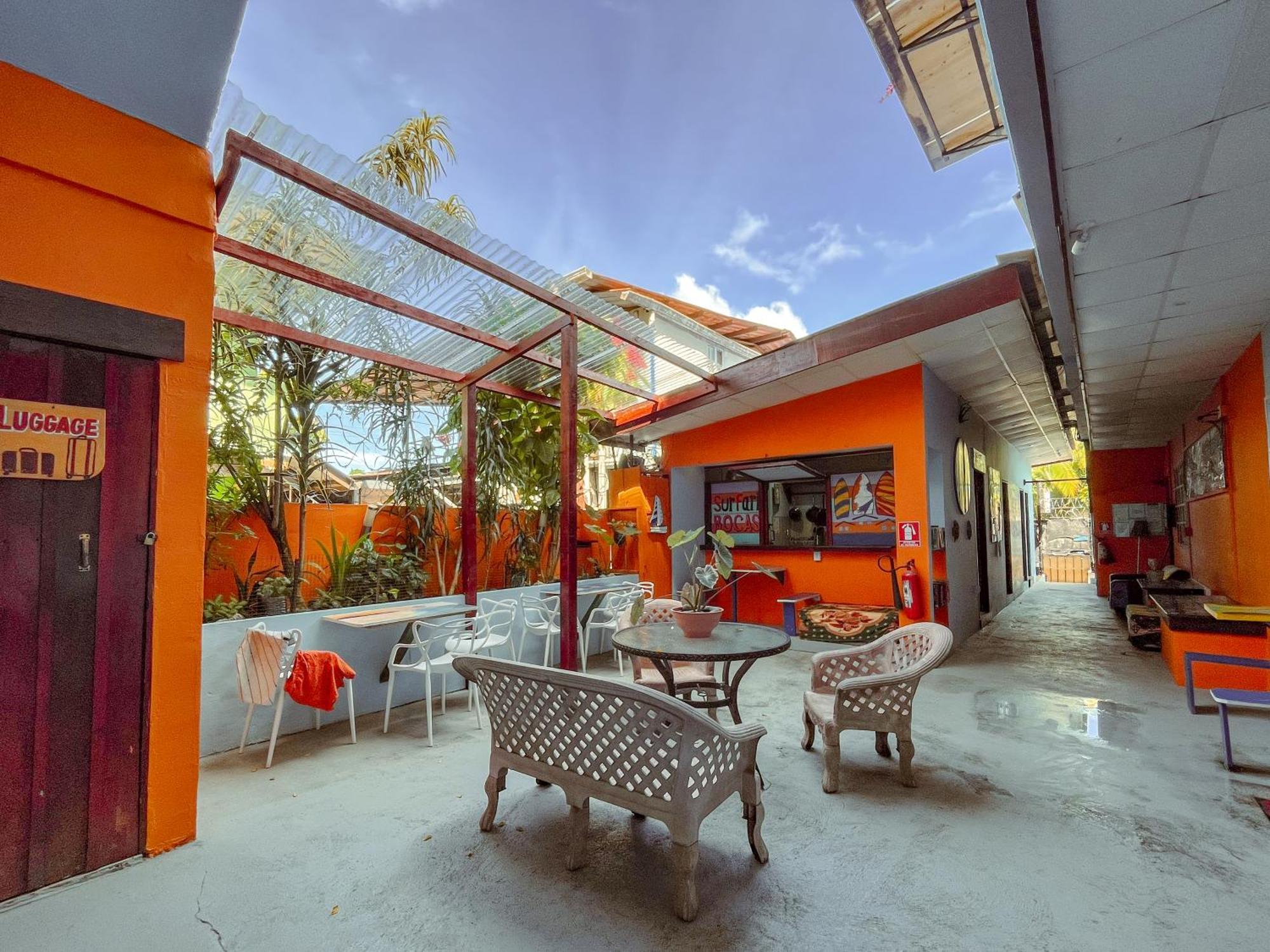 Surfari Bocas Hostel Bocas del Toro Exterior photo
